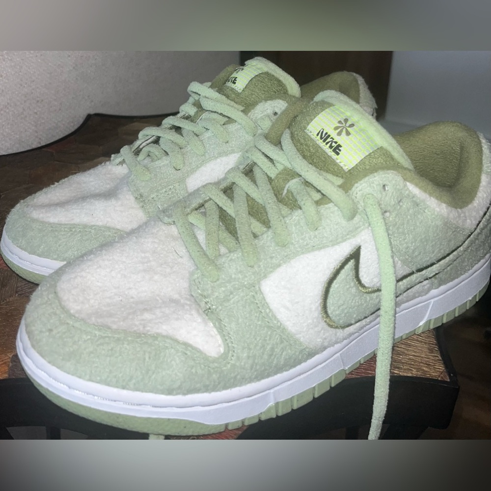 Nike Dunk Low SE Fleece Pack Honeydew Womens 8.5